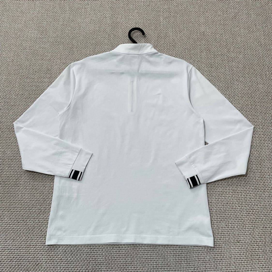 아이더 등산 반집업 기능성티. 6604 상품이미지3