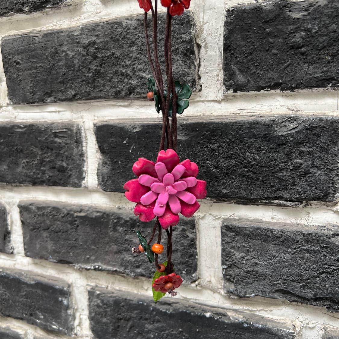 레더 플라워 목걸이 상품이미지2