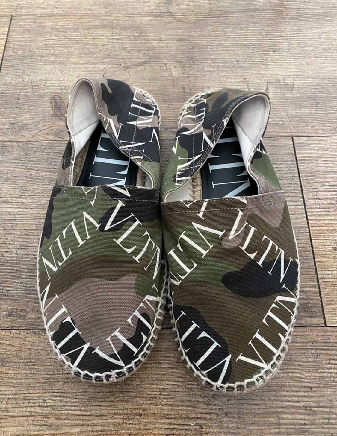 발렌티노 카모 에스파듀  상품이미지3