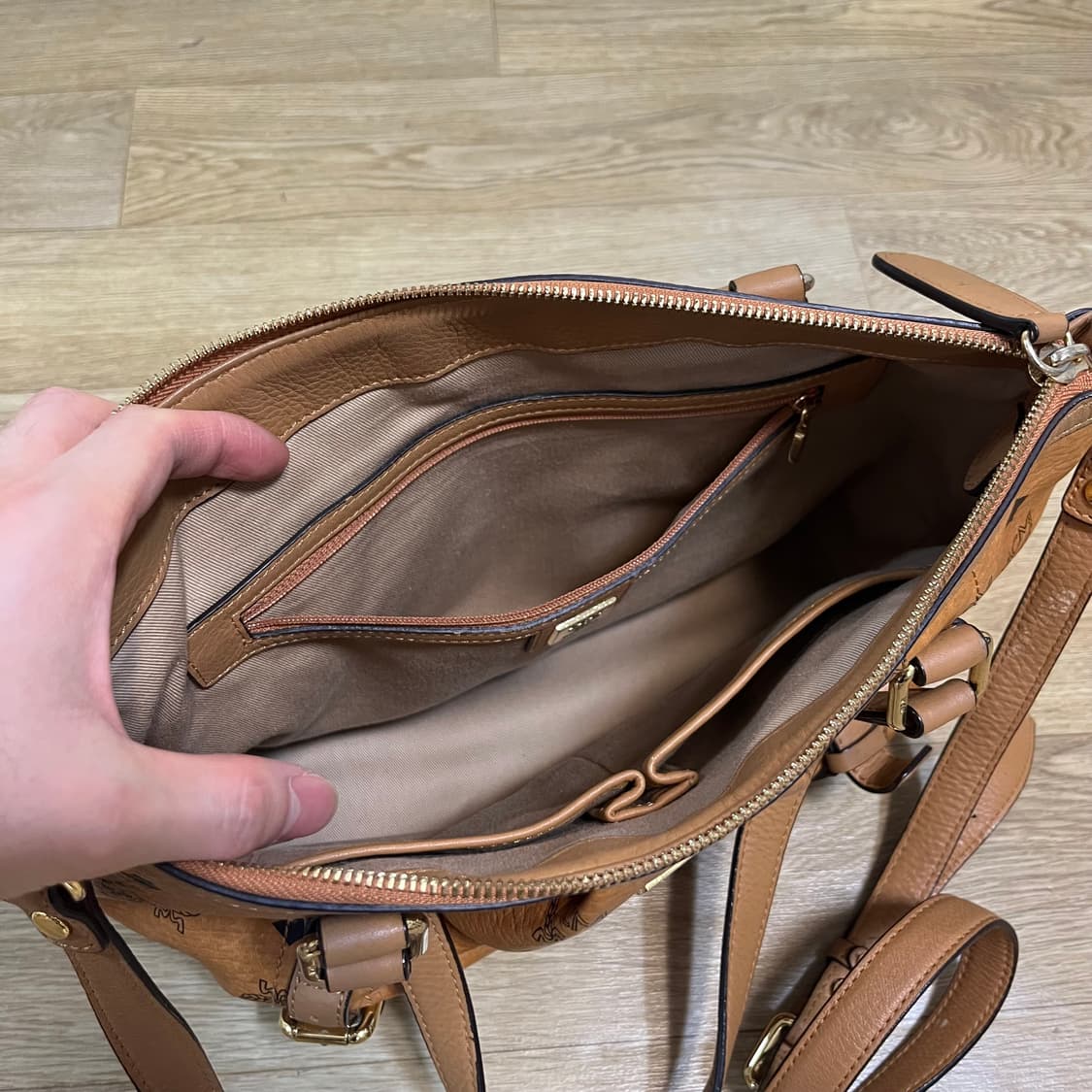 정품/백화점) MCM 비세토스 숄더백 토트백 크로스백 쇼퍼백 호보백 가방 상품이미지8