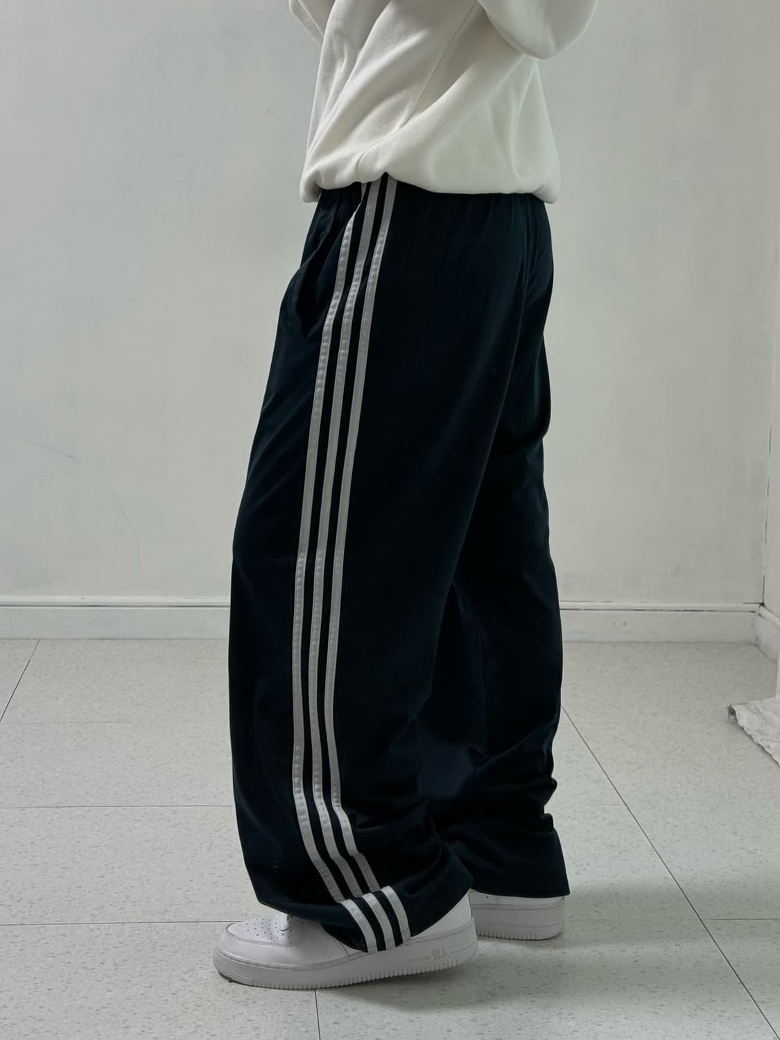 아디다스 네이비 삼선 츄바 상품이미지3