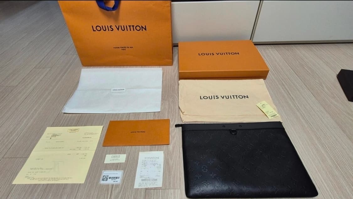 루이비통클러치 섀도우 클러치 최상급 백화점제품 영수증 풀박스  상품이미지1