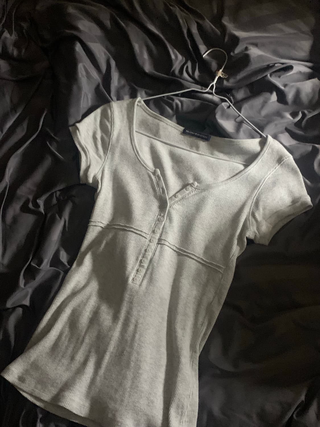 브랜디멜빌 헨리넥 딱붙 반팔 탑 홀리스터 상품이미지1