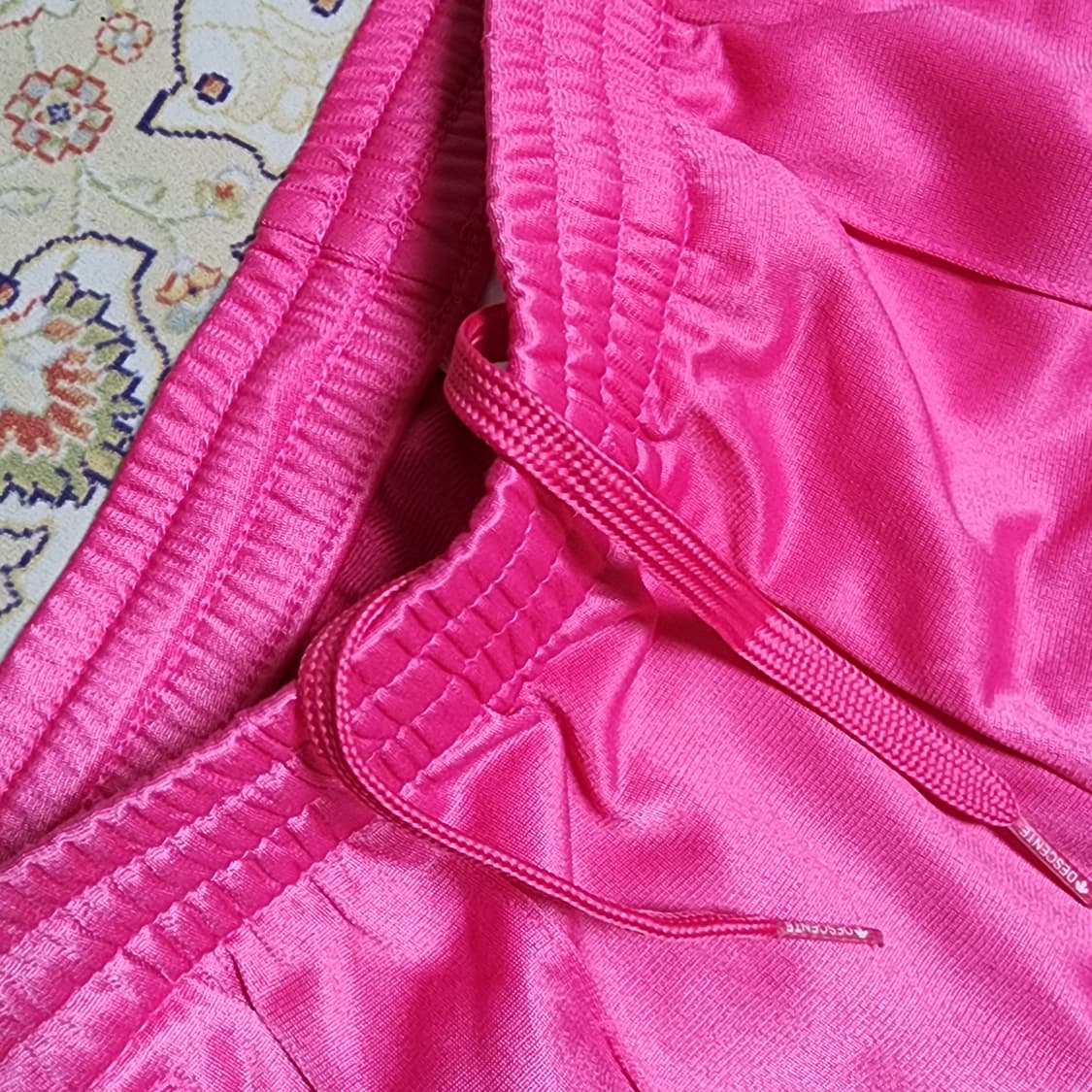 데상트 여성 핑크 트레이닝 팬츠
80 상품이미지5