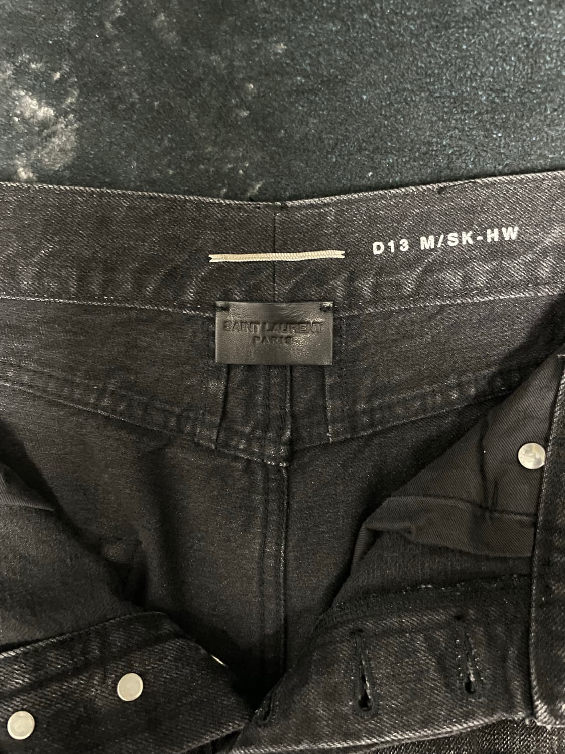 생로랑 블리치드 블랙 디스진 상품이미지3