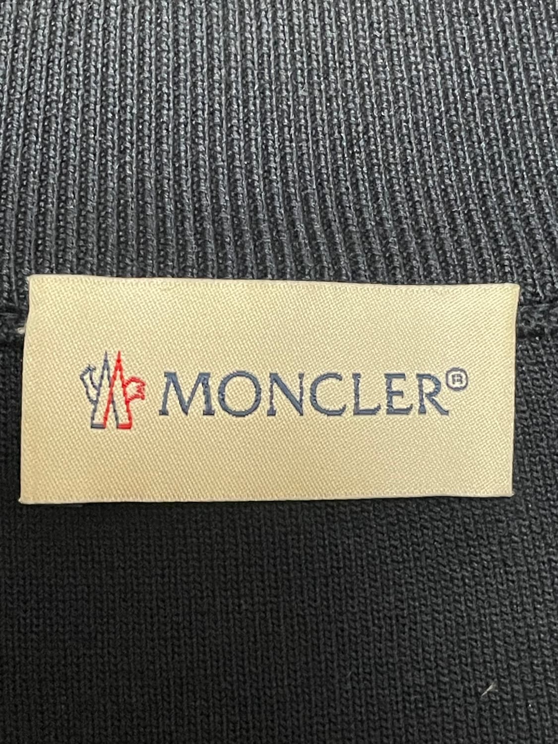 [ M ] 몽클레어 니트패딩 김현우 니트패딩 트리콧 블랙 와펜  상품이미지3