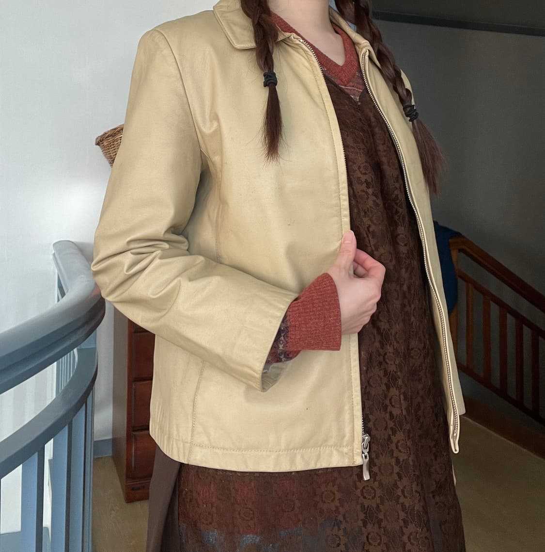 Beige Zip Leather Jacket 상품이미지4