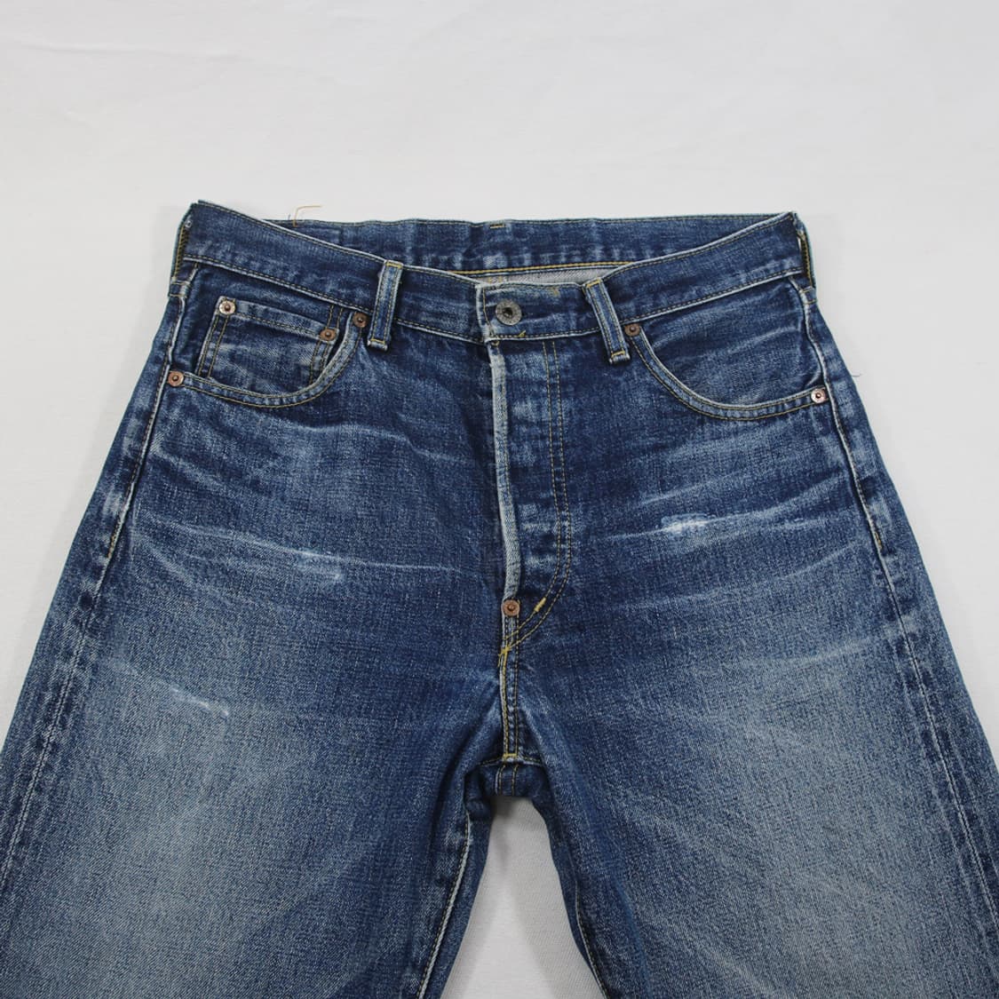 (착용컷) 리바이스 702 빅E 셀비지 진 (30) 상품이미지4