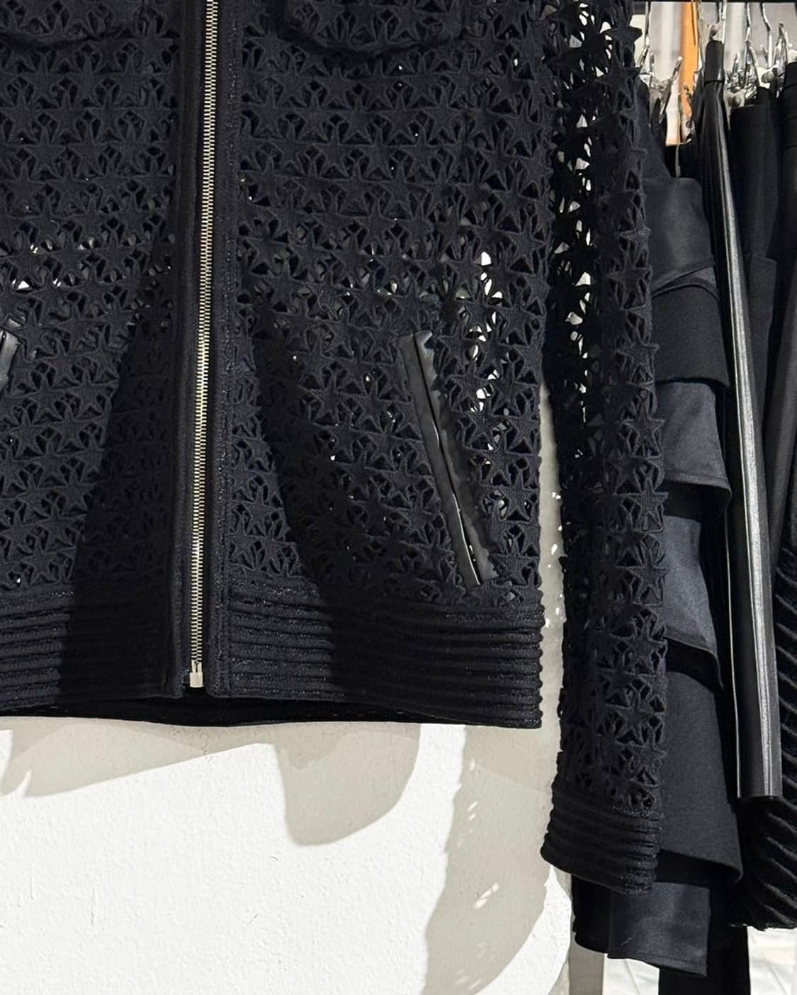 이로 블랙 스타 펀칭 레이스 집업 자켓 상품이미지5