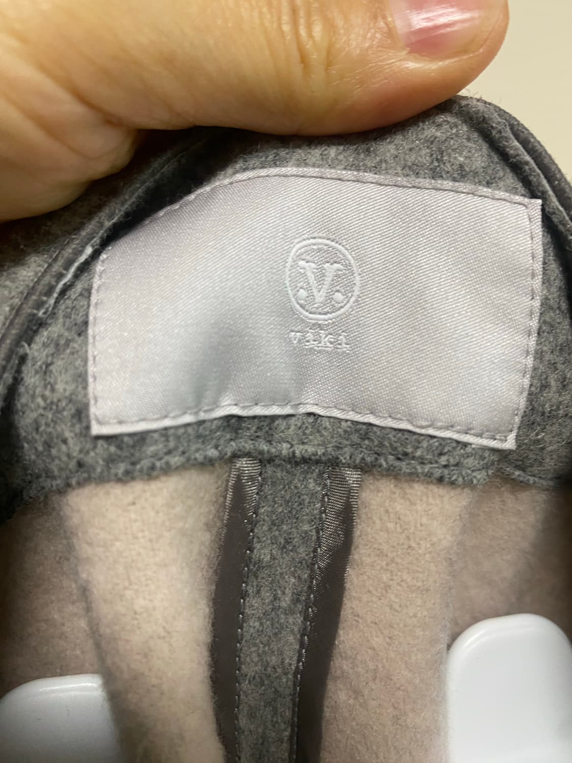 VIKI 회색 V넥 코트 66사이즈 상품이미지7