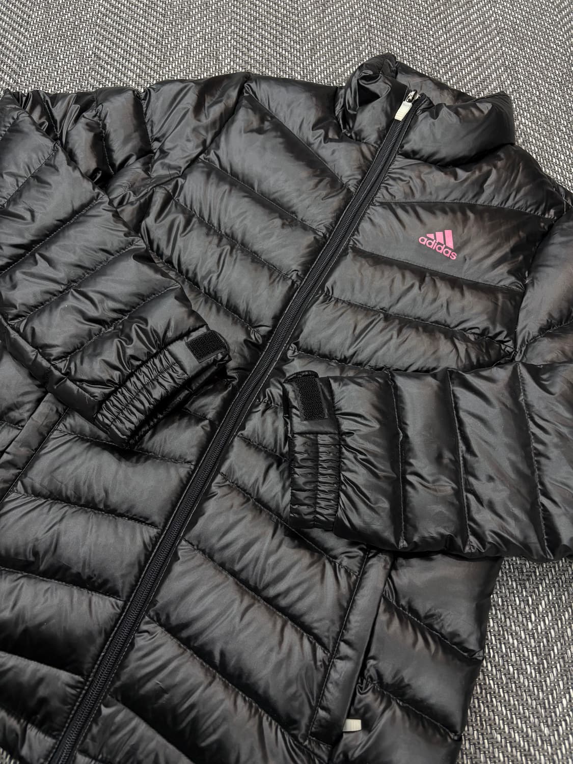 아디다스 경량패딩 블랙 상품이미지4