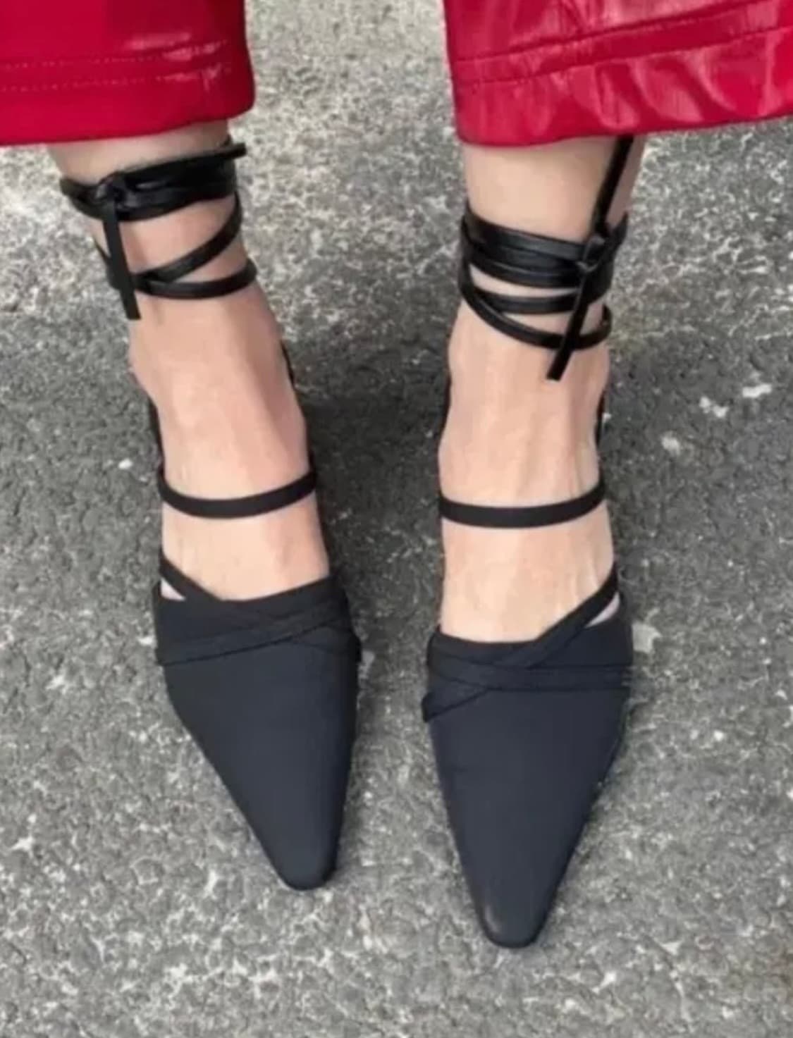 225 W 마뗑킴 스틸레토 스트랩 힐 라이트 그레이 상품이미지6