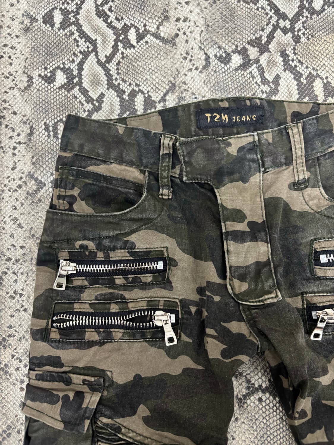 Camo Pattern Slim Fit Zip Pants 상품이미지5