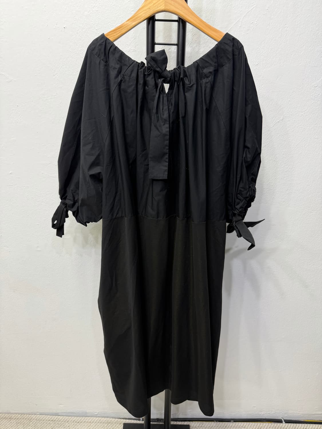 정품) COS 코스 오버사이즈 블랙 셔링 원피스 M/L 상품이미지6