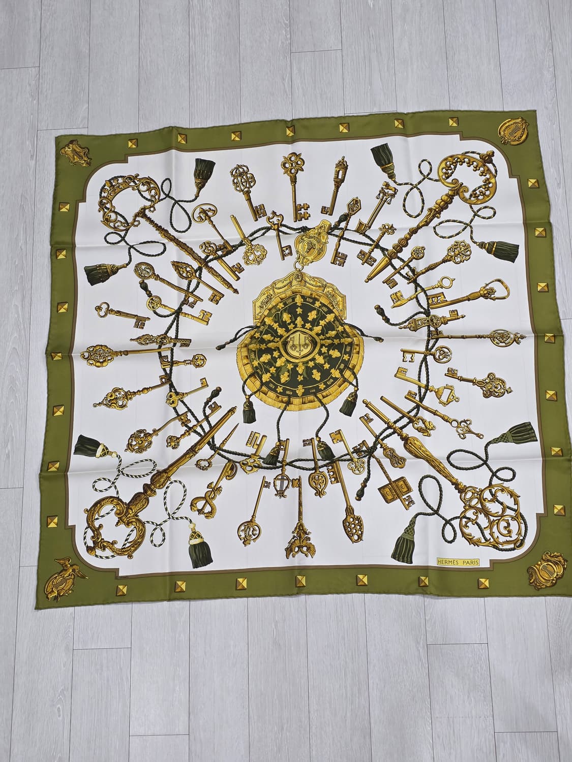 에르메스 까레 90 카키  상품이미지1