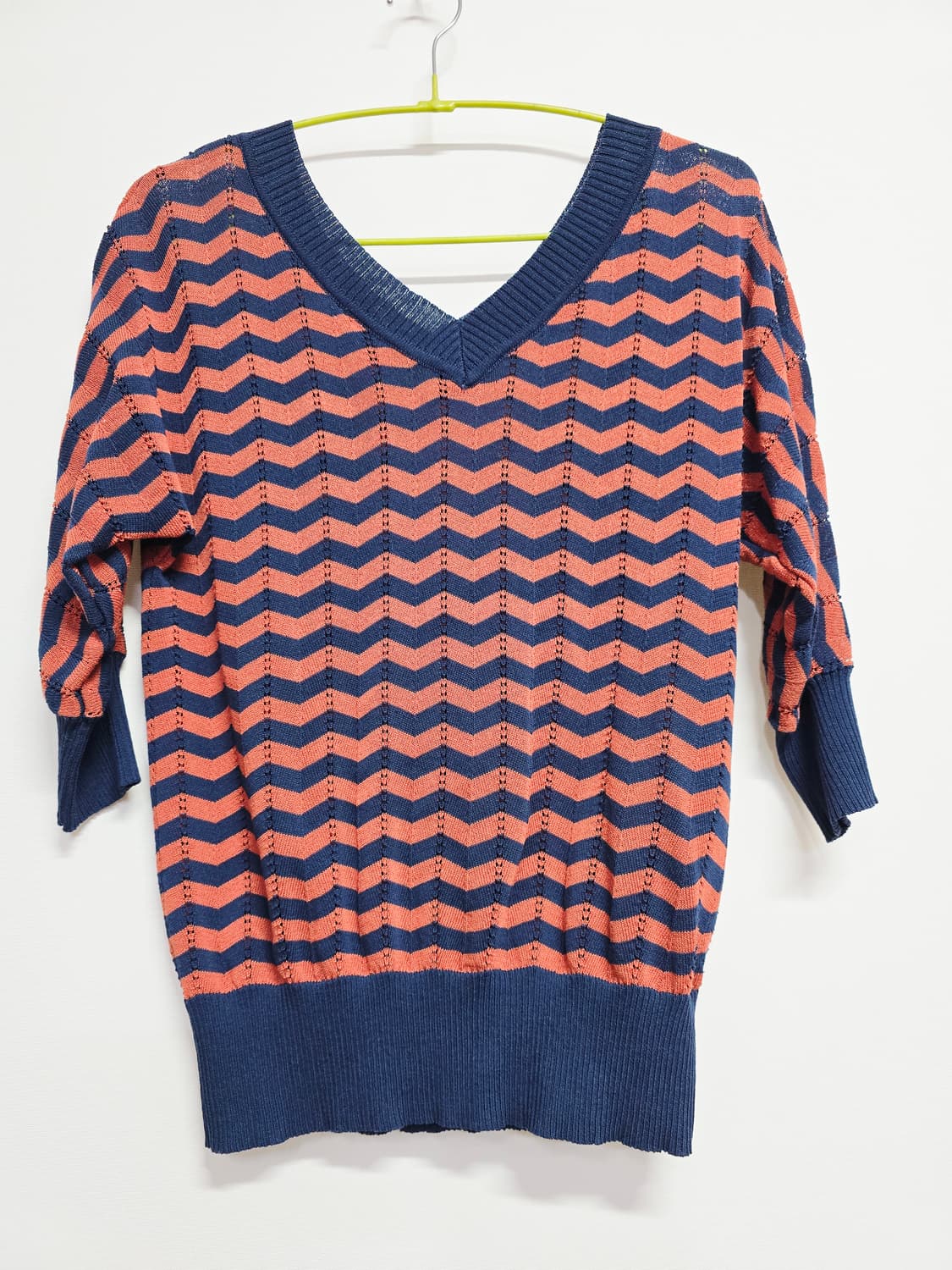 아이레드 알렉시스 제시뉴욕 V넥 스트라이크 니트 55 상품이미지1