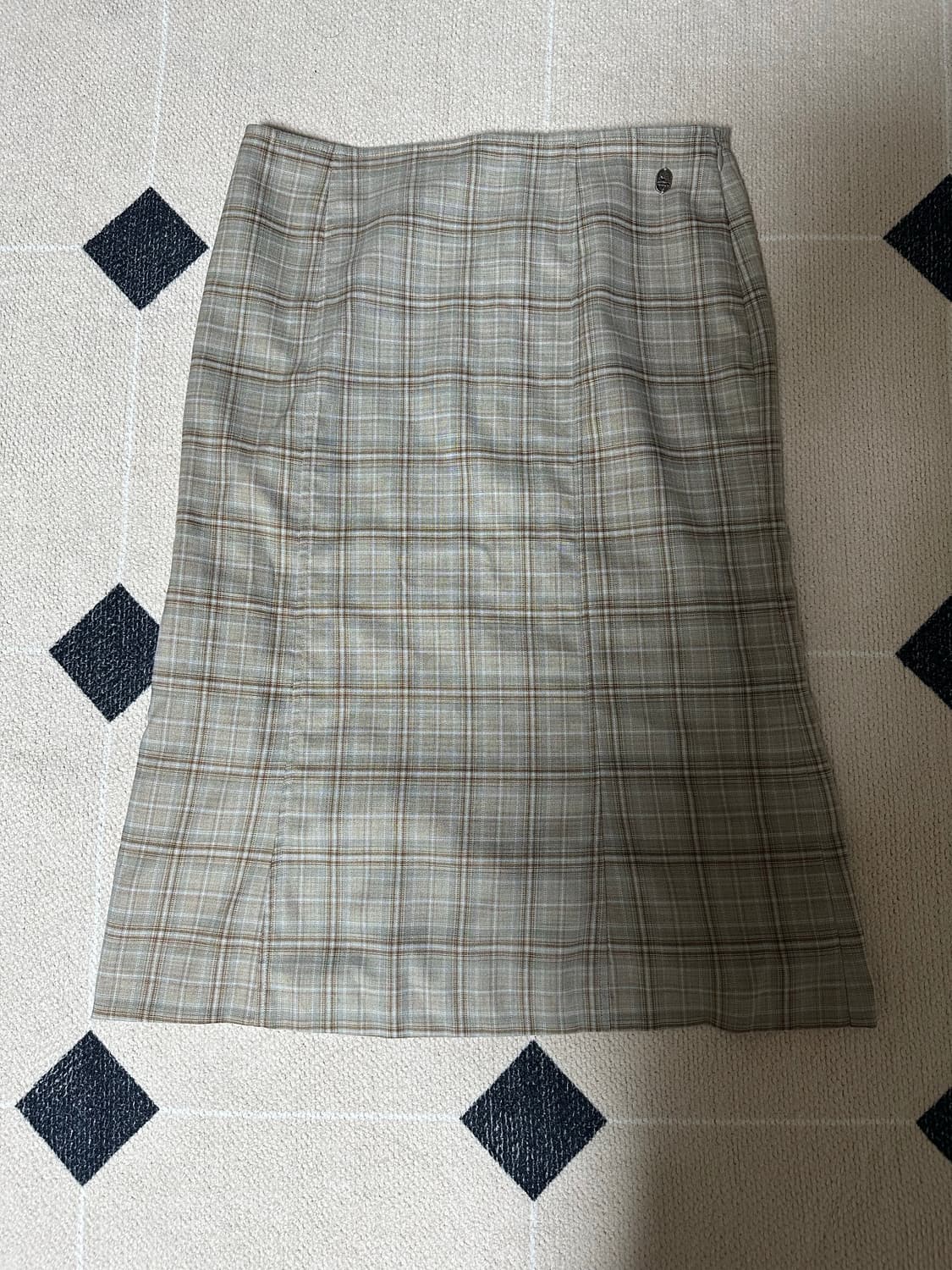 [M] 썬번프로젝트 모스 로우 라이즈 미디 스커트 베이지 상품이미지3