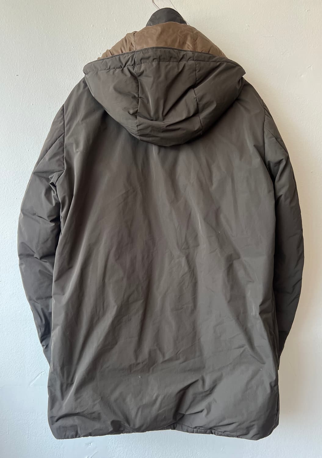 몽클레어 남성 카키 구스다운 후드패딩점퍼

 상품이미지10