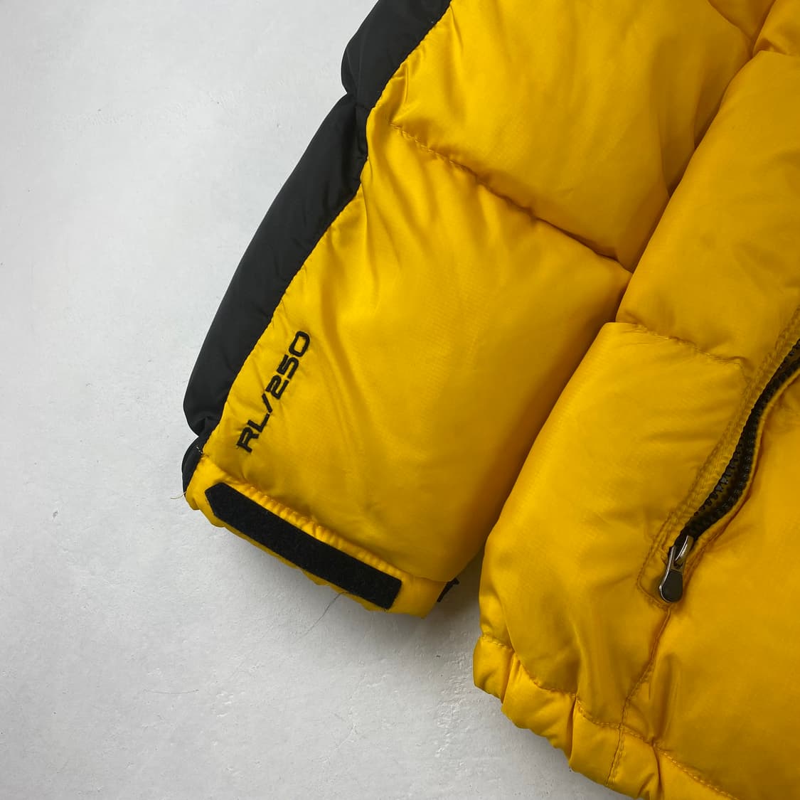 폴로 사이드라인 옐로우 배색 푸퍼 다운 숏 패딩 (105) 상품이미지4