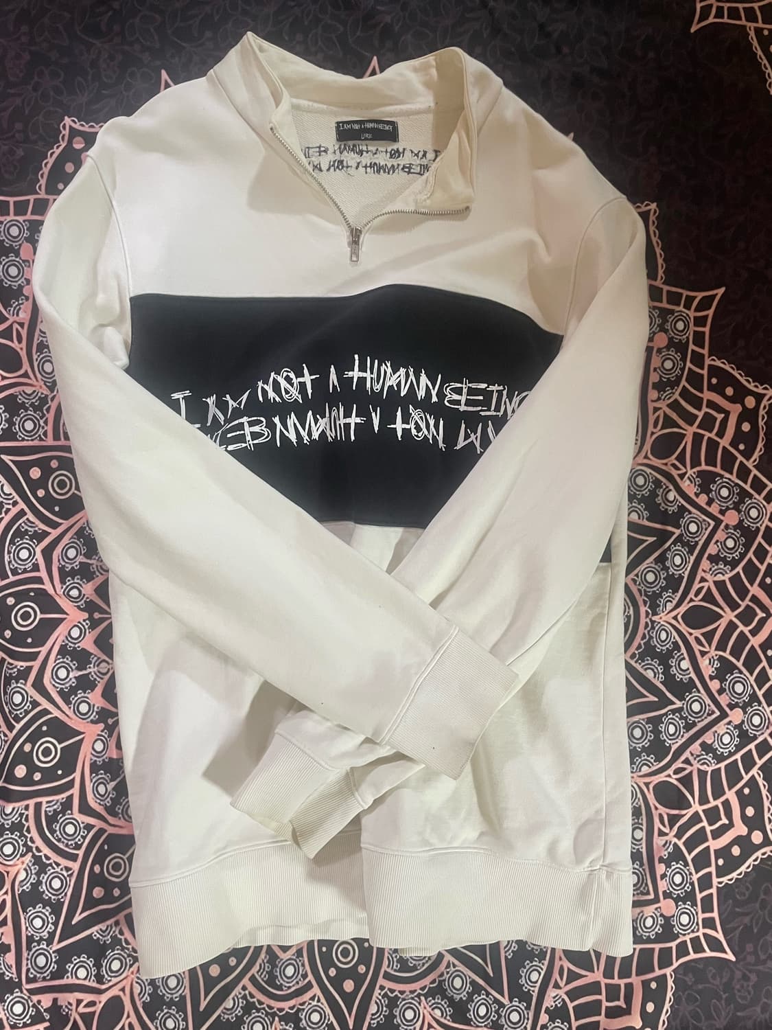 아임낫휴먼비잉 맨투맨  상품이미지1