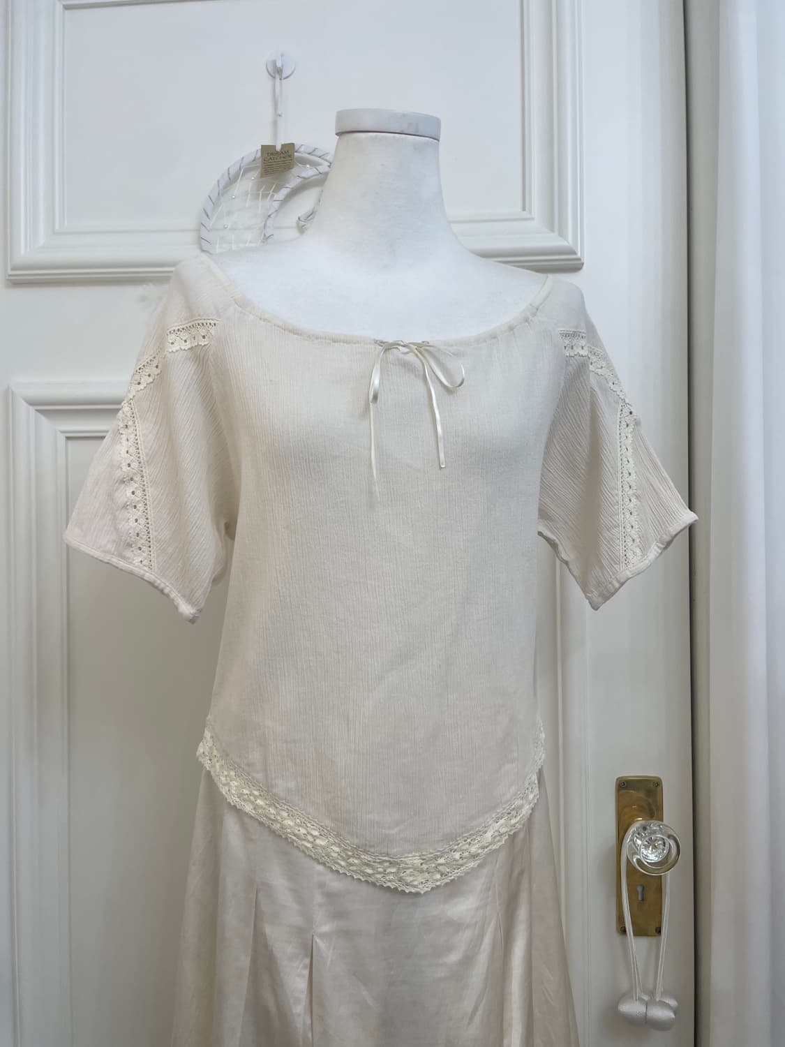 ivory ballerina lace trim bow span top 상품이미지1