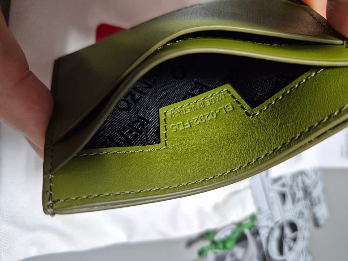 겐조 레더 보크 플라워 카드 홀더 지갑 카키 상품이미지4