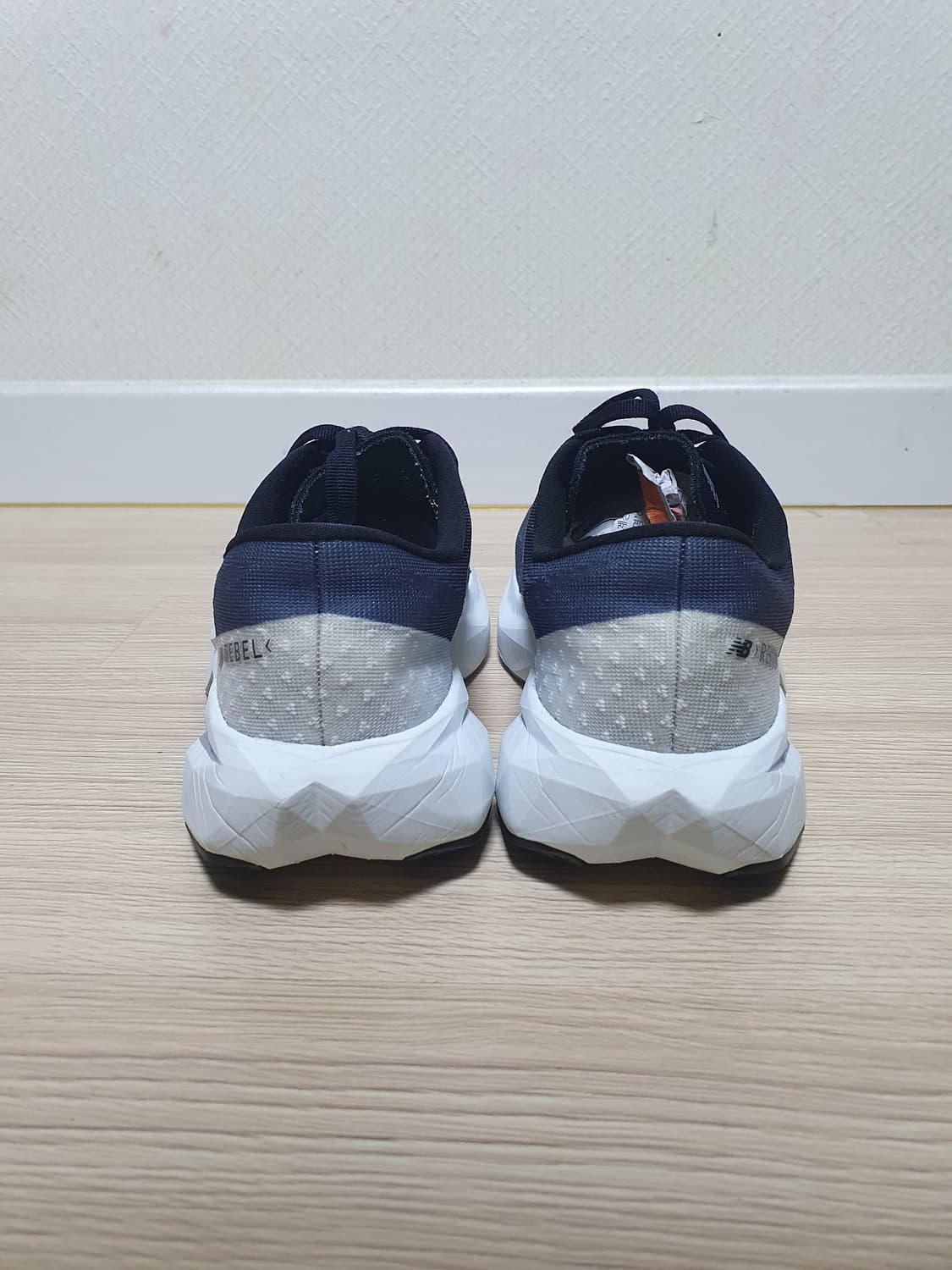 뉴발란스 퓨어셀 레벨 v4 러닝화 250 상품이미지5