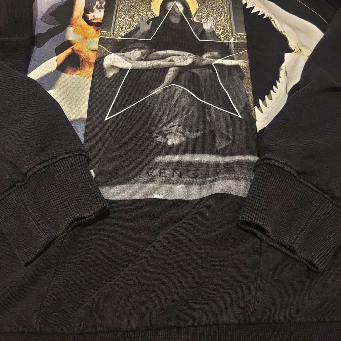 지방시 성모마리아 오버 맨투맨 M 상품이미지6