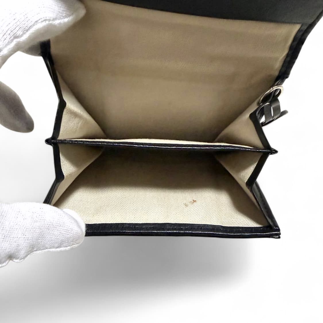 비비안 웨스트우드 오브로고 패턴 캔버스 트라이볼 지갑 상품이미지7