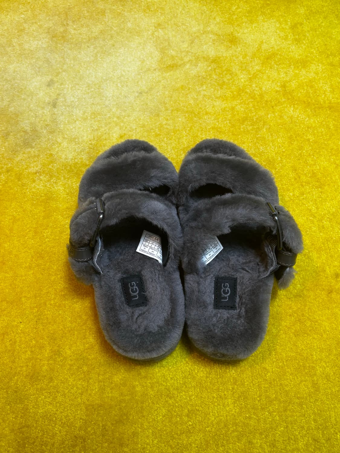 UGG Fuzz Yeah 슬리퍼  상품이미지4