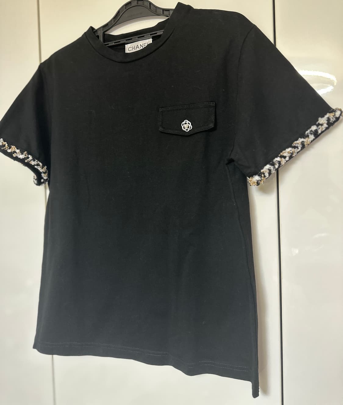 샤넬 까멜리아 블랙 반팔 티셔츠  상품이미지4