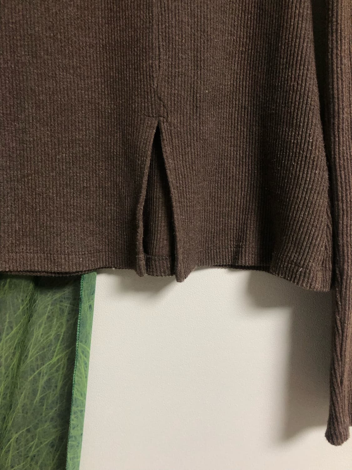 에트몽 ETMON 스퀘어넥 니트 브라운 상품이미지6