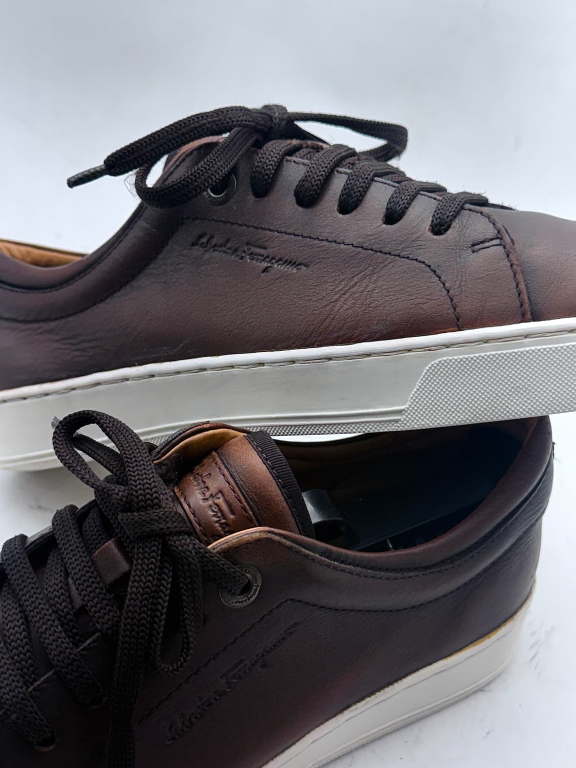 정품)페라가모스니커즈255 상품이미지3