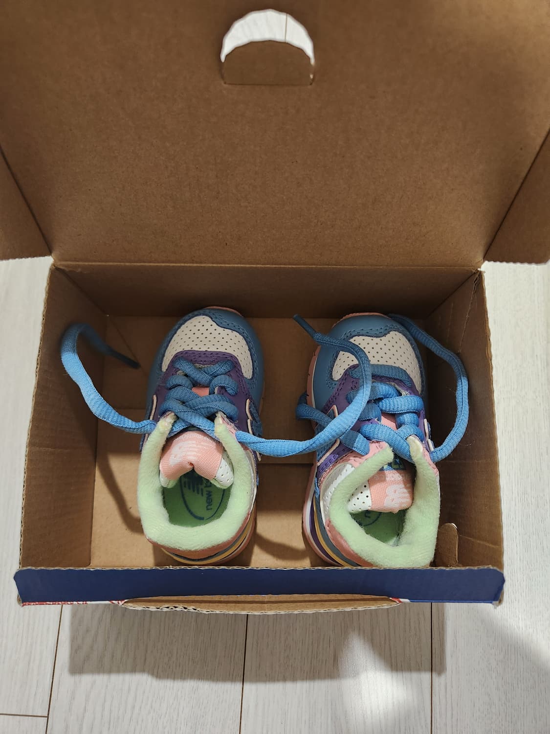 새상품)뉴발란스 키즈 유아 운동화 120

사이즈는 120이고 파스텔톤  상품이미지2