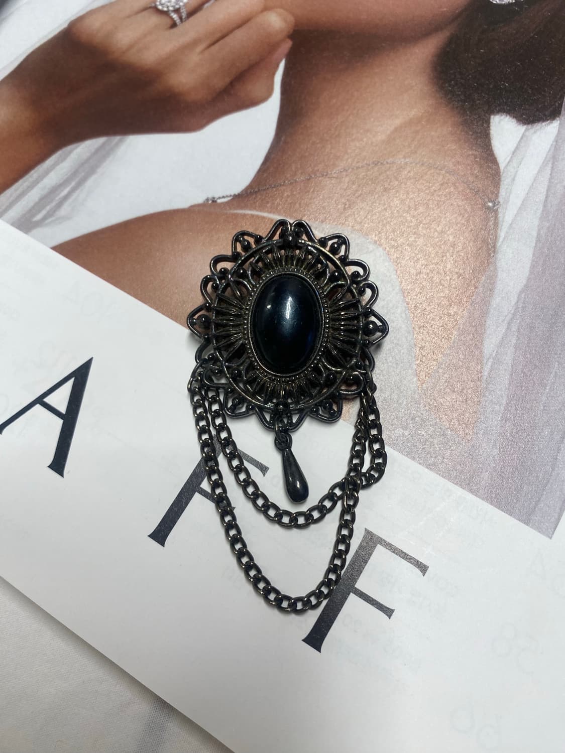 고딕무드 블랙 브로치 상품이미지3