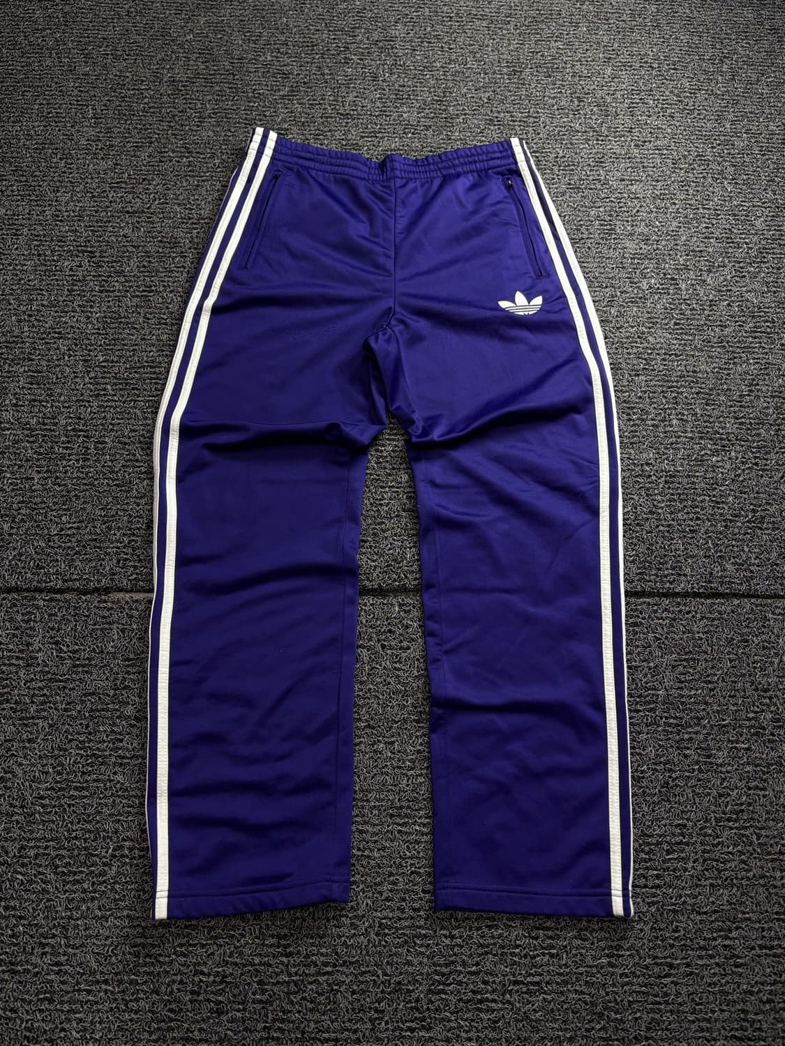 아디다스 파이어버드 트레포일 와이드핏 트랙팬츠 1686 상품이미지2