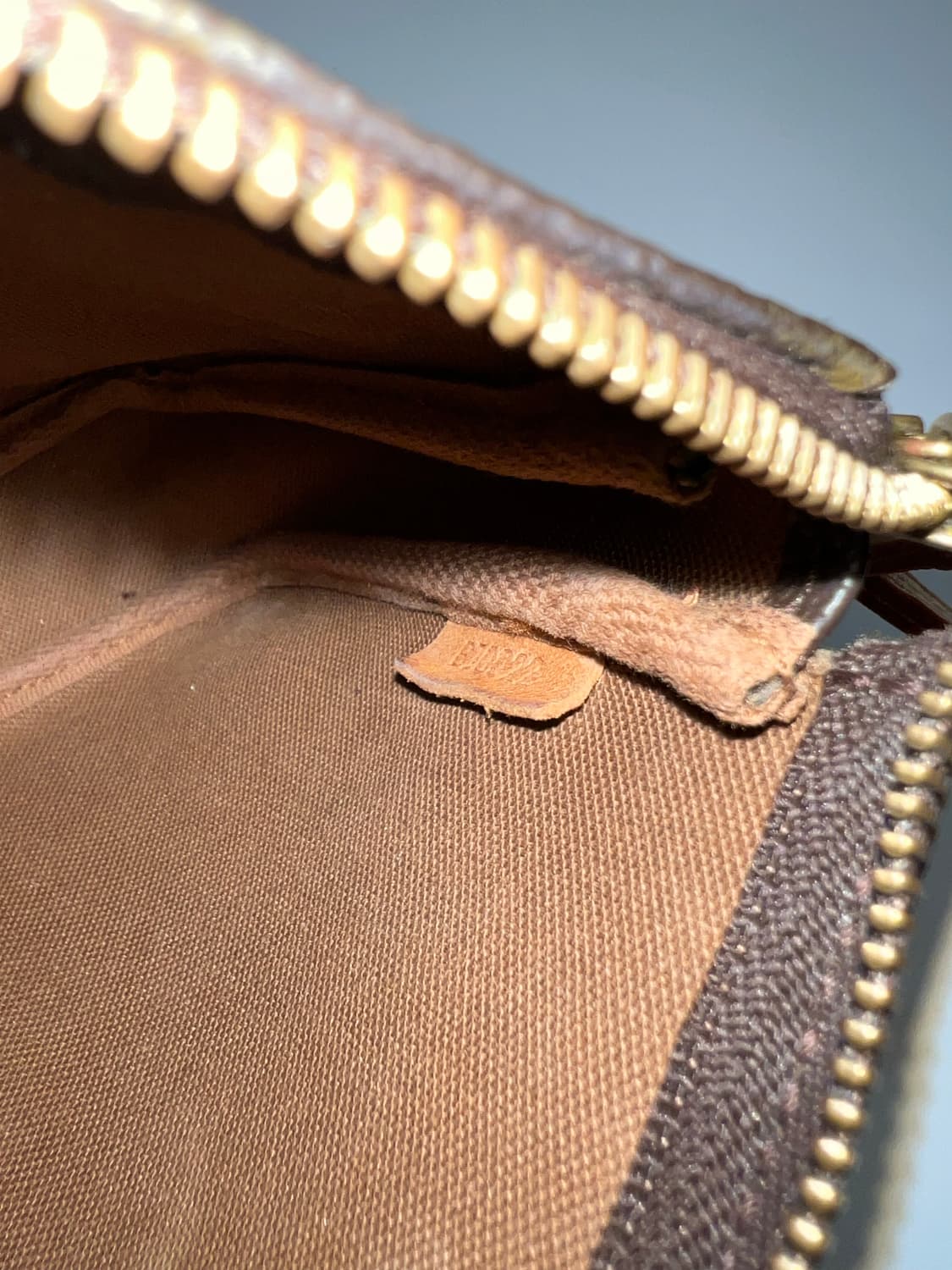 루이비통 포치 악세수아 상품이미지8