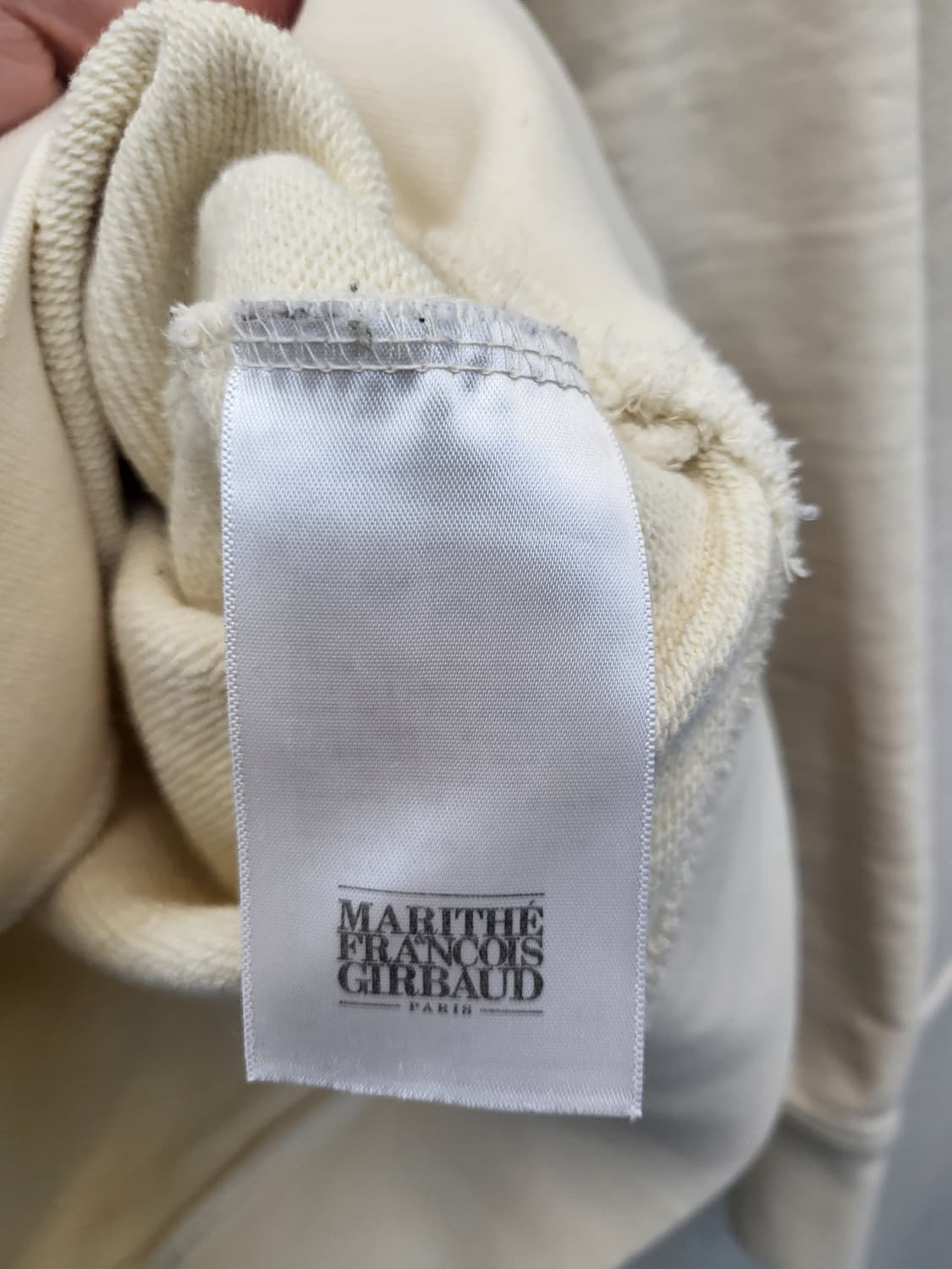 마리떼 프랑소와 저버 아이보리 맨투맨 상품이미지4