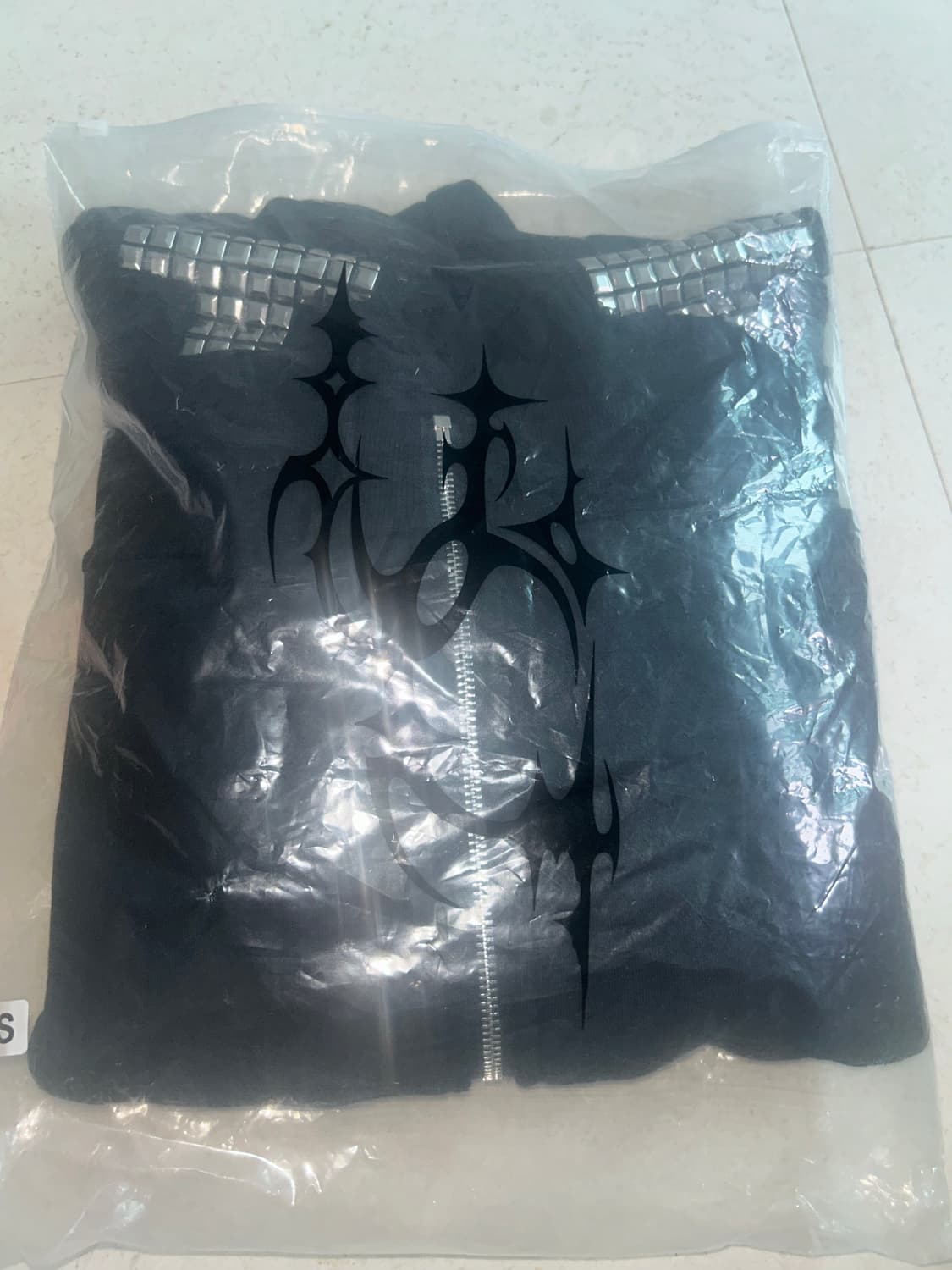 비엑세스 Studded Cross Sun Pattern Hoodie 상품이미지4