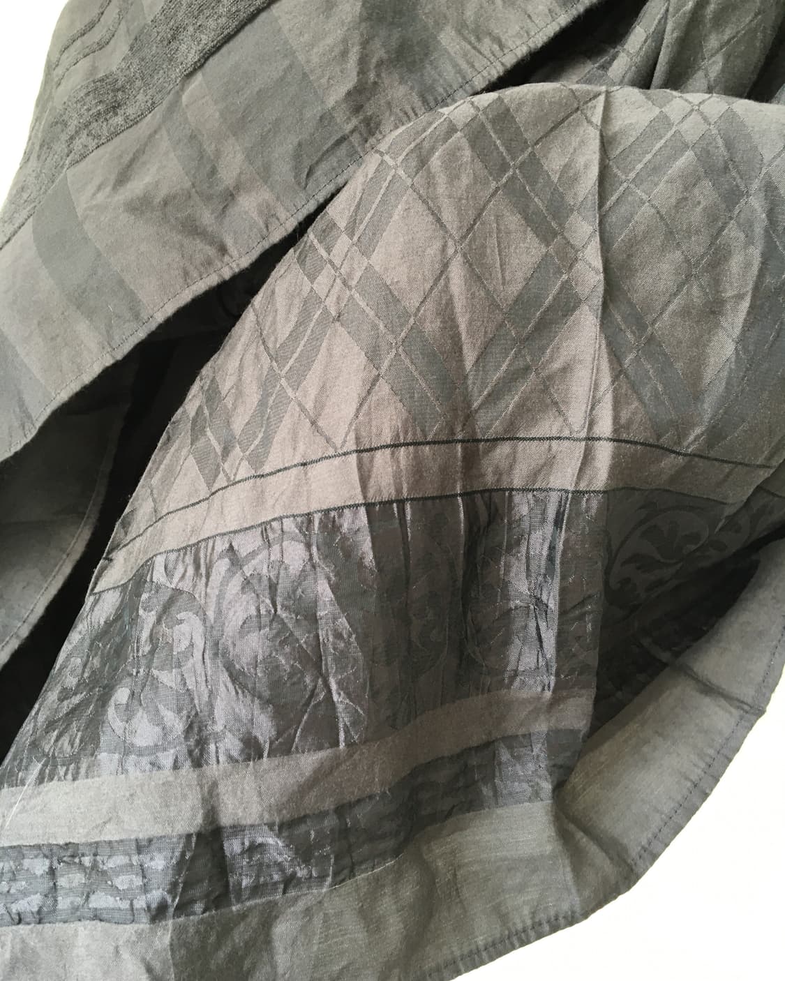 Reversible pattern glossy skirt 상품이미지4