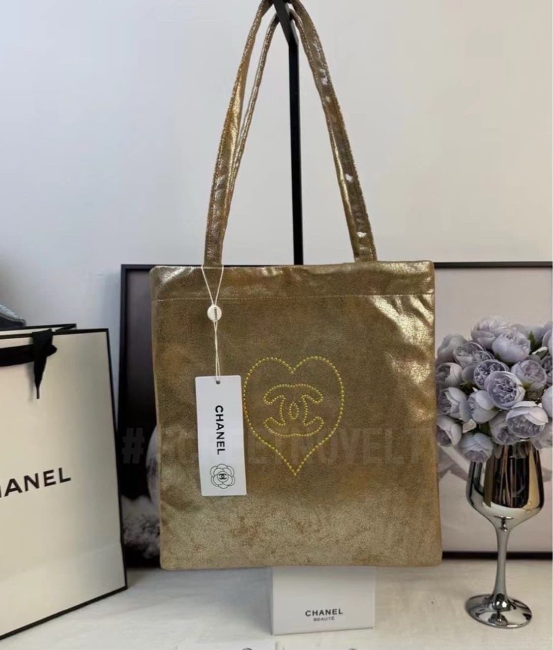 샤넬VIP 기프트 빈티지 에코백 토트백 골드 상품이미지5