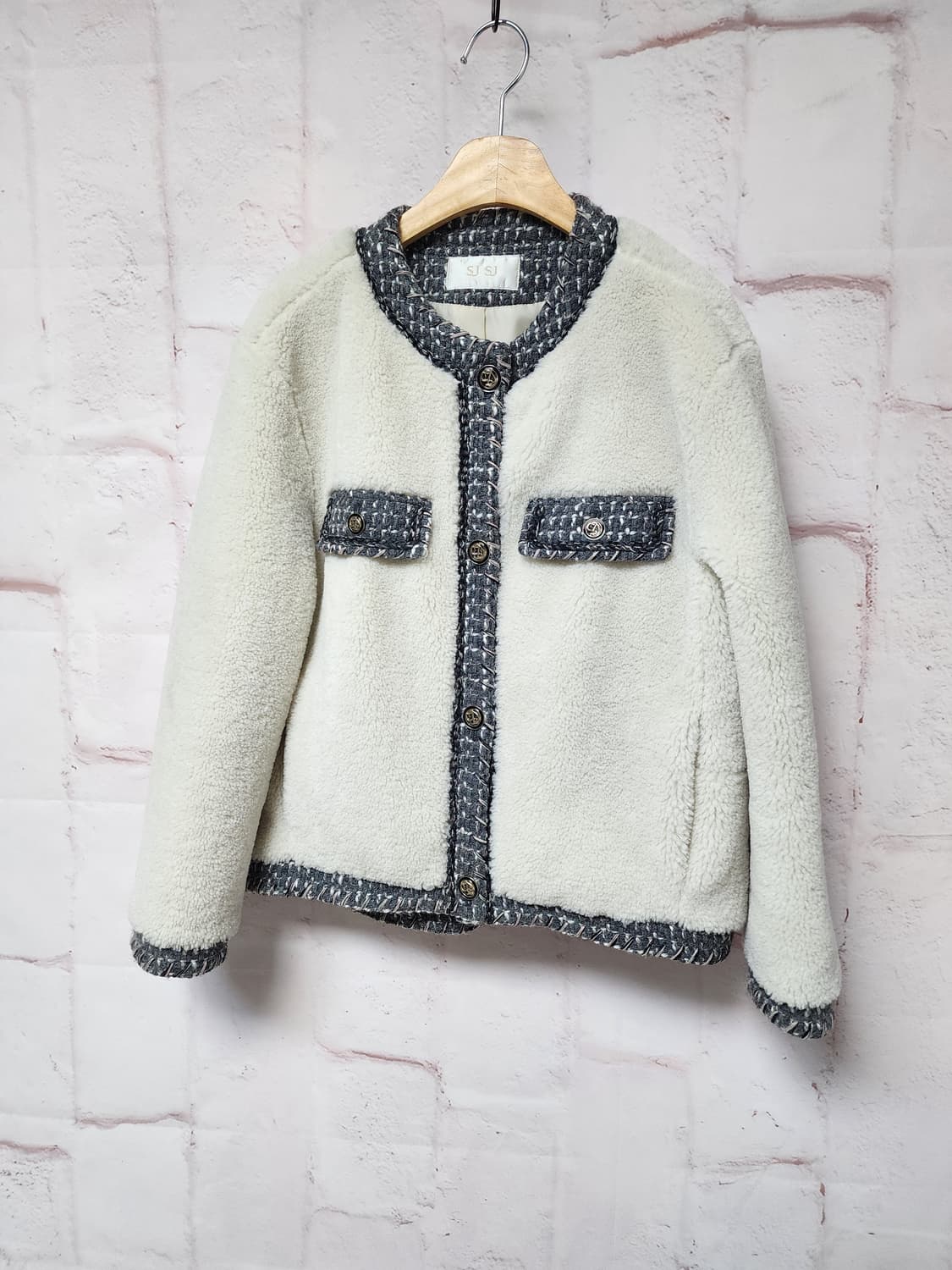 아이보리 컬러의 SJ SJ 뽀글이 트위드 자켓 상품이미지1