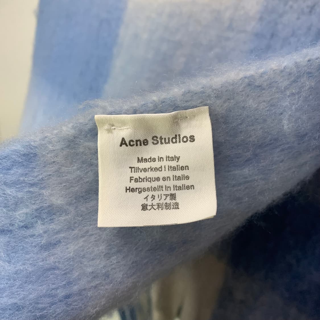 아크네 스튜디오 머플러 상품이미지3