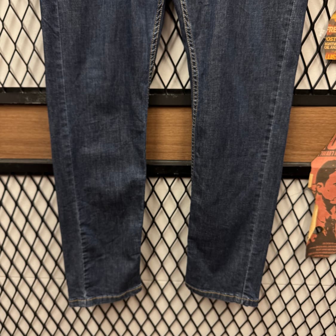 버버리 데님 팬츠 전면 포켓 레터링 로고 포인트 진청 상품이미지4