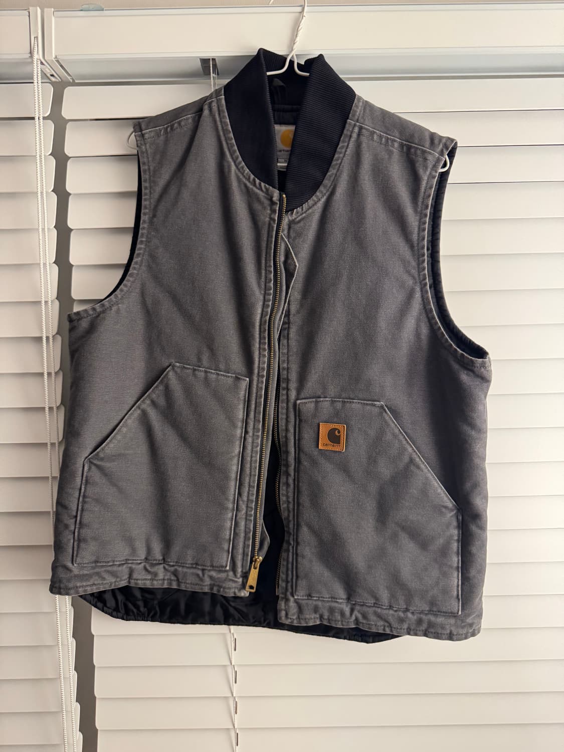 칼하트 패딩조끼 상품이미지1