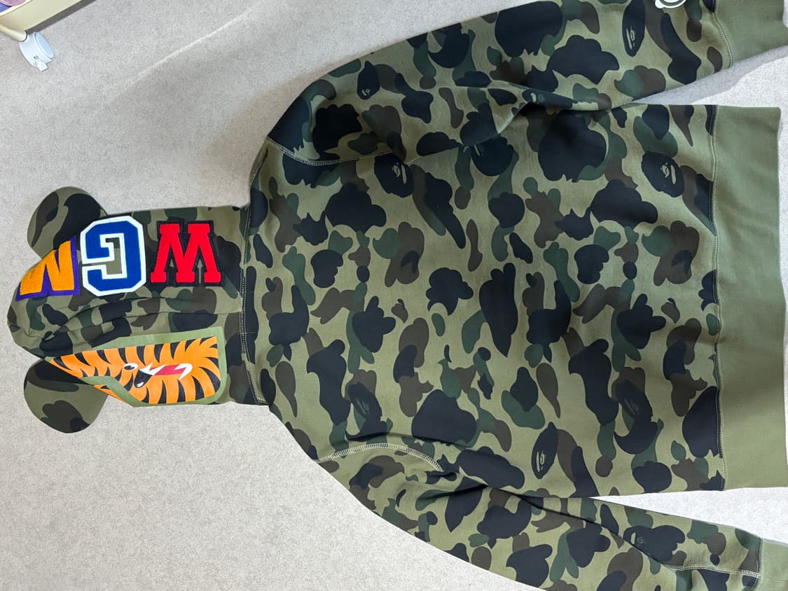 베이프 베어브릭 집업 상품이미지9