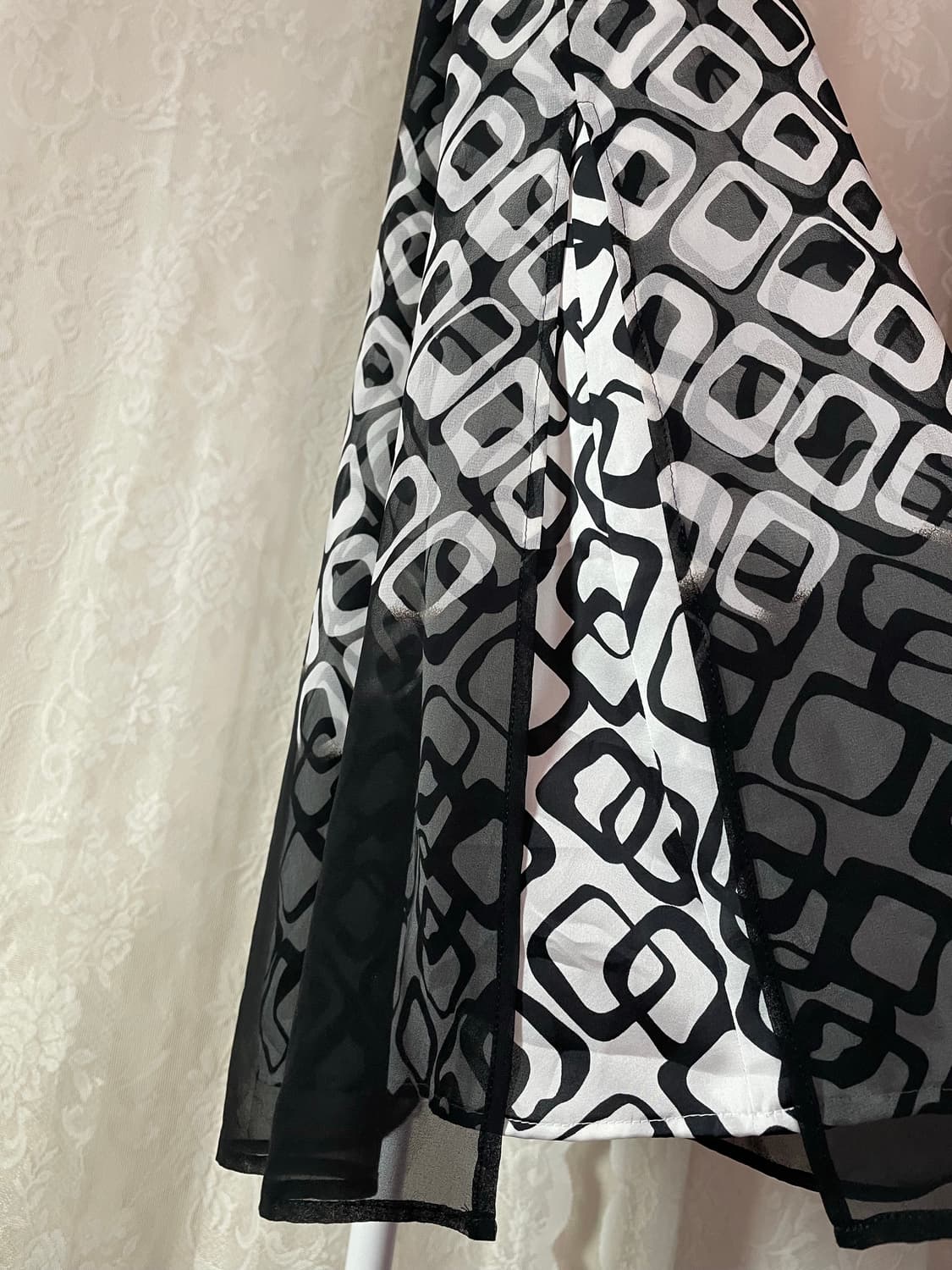 빈티지 모노톤 패턴 쉬폰 롱스커트 상품이미지3