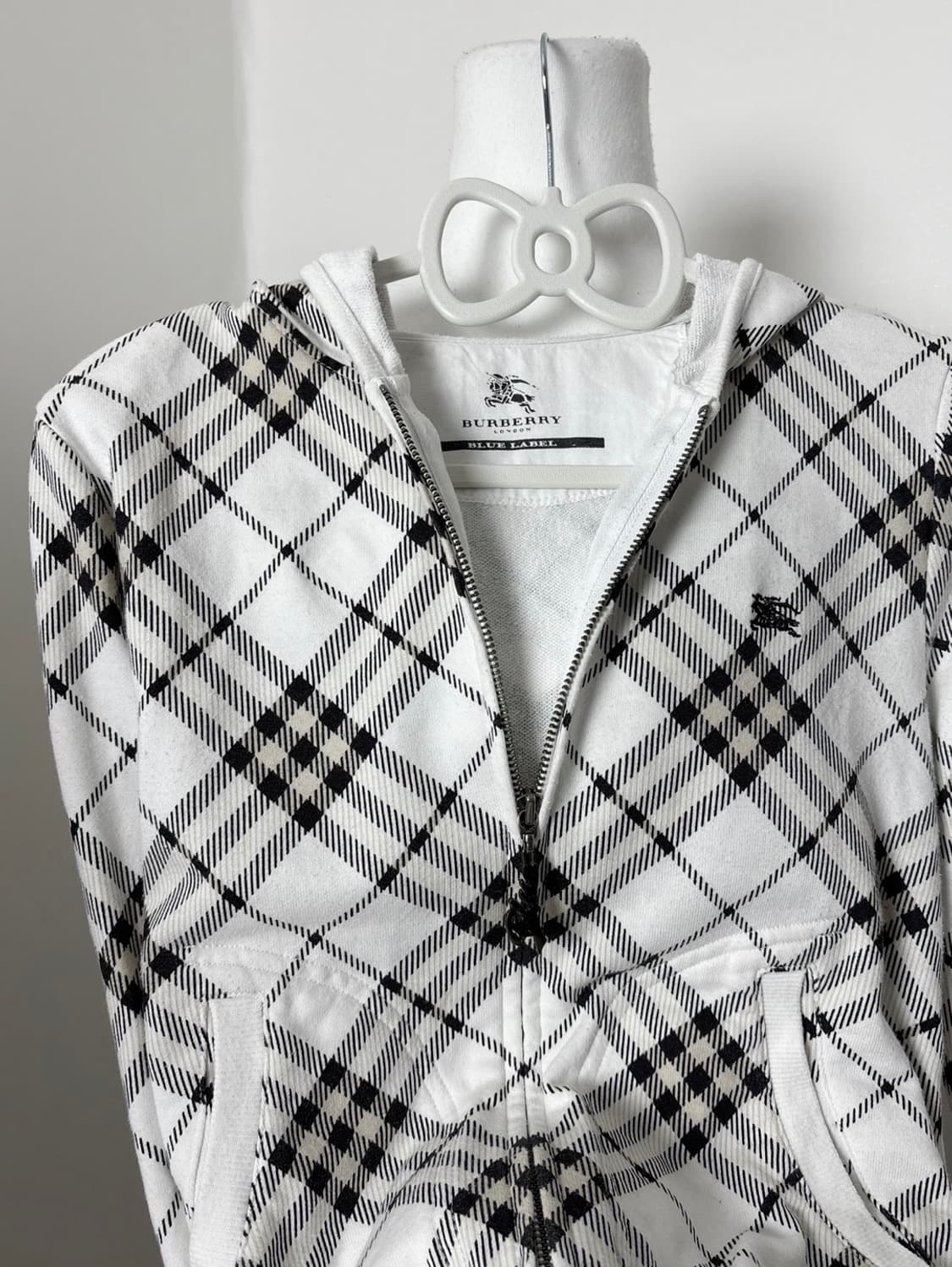 버버리 블루라벨 화이트 체크 후드집업 상품이미지6