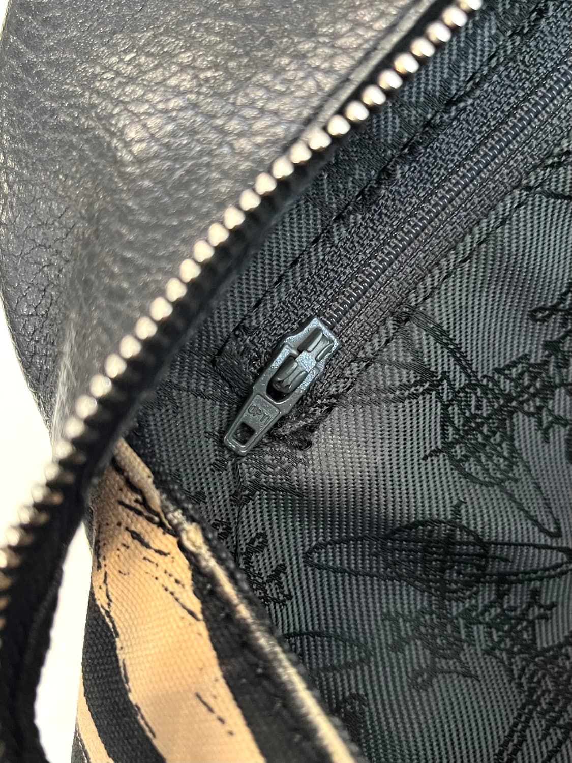 비비안웨스트우드 오알비 애니멀 프린팅 캔버스 레더백 상품이미지9