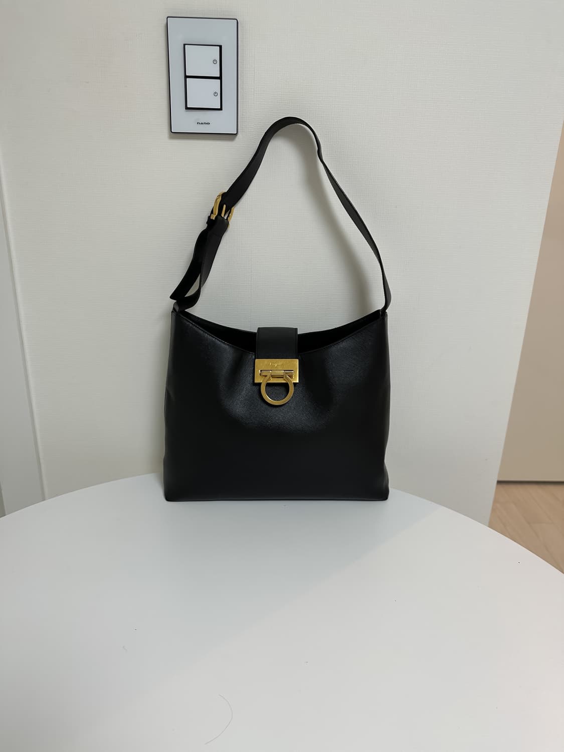 정품 페라가모 트리폴리오 숄더백 상품이미지1